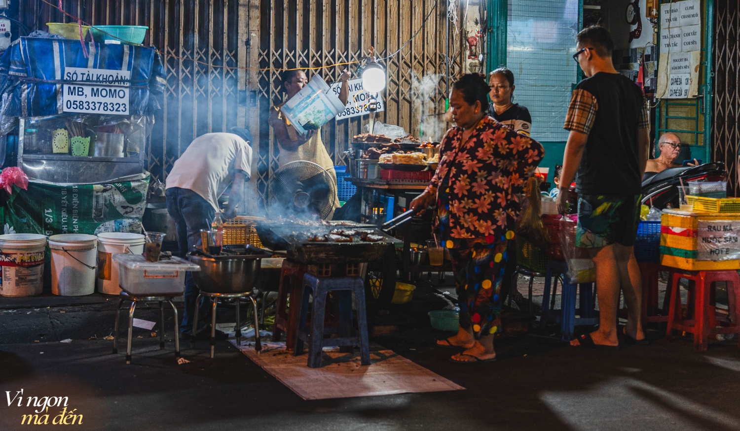 Tiệm cơm tấm 3 đời nổi tiếng đông khách giữa trung tâm TPHCM: Gây tò mò bởi câu chuyện "1 ông 2 bà", nhưng chất lượng mới là thứ níu chân khách- Ảnh 1.