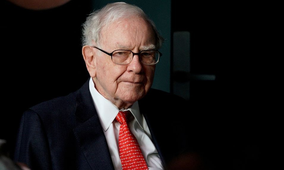 21 tuổi, Warren Buffett bỏ ra 100 Đô la để tham gia lớp học này và cuộc đời ông đã sang trang: "Sự cải thiện nhỏ trong kỹ năng giao tiếp có thể tạo nên khác biệt lớn về khả năng kiếm tiền của bạn"- Ảnh 3.